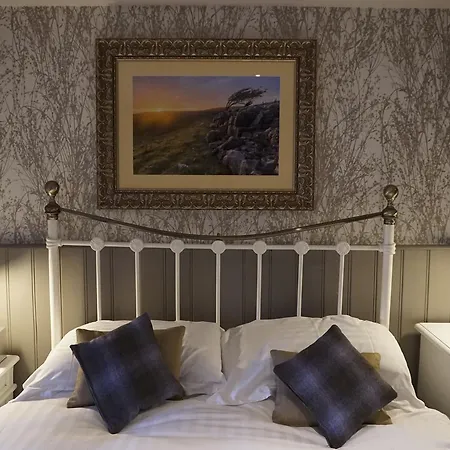 The Game Cock 3* Austwick