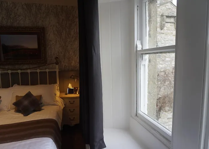 The Game Cock 3* Austwick