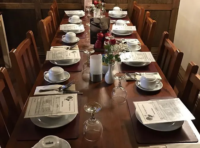 Inn The Game Cock 3*